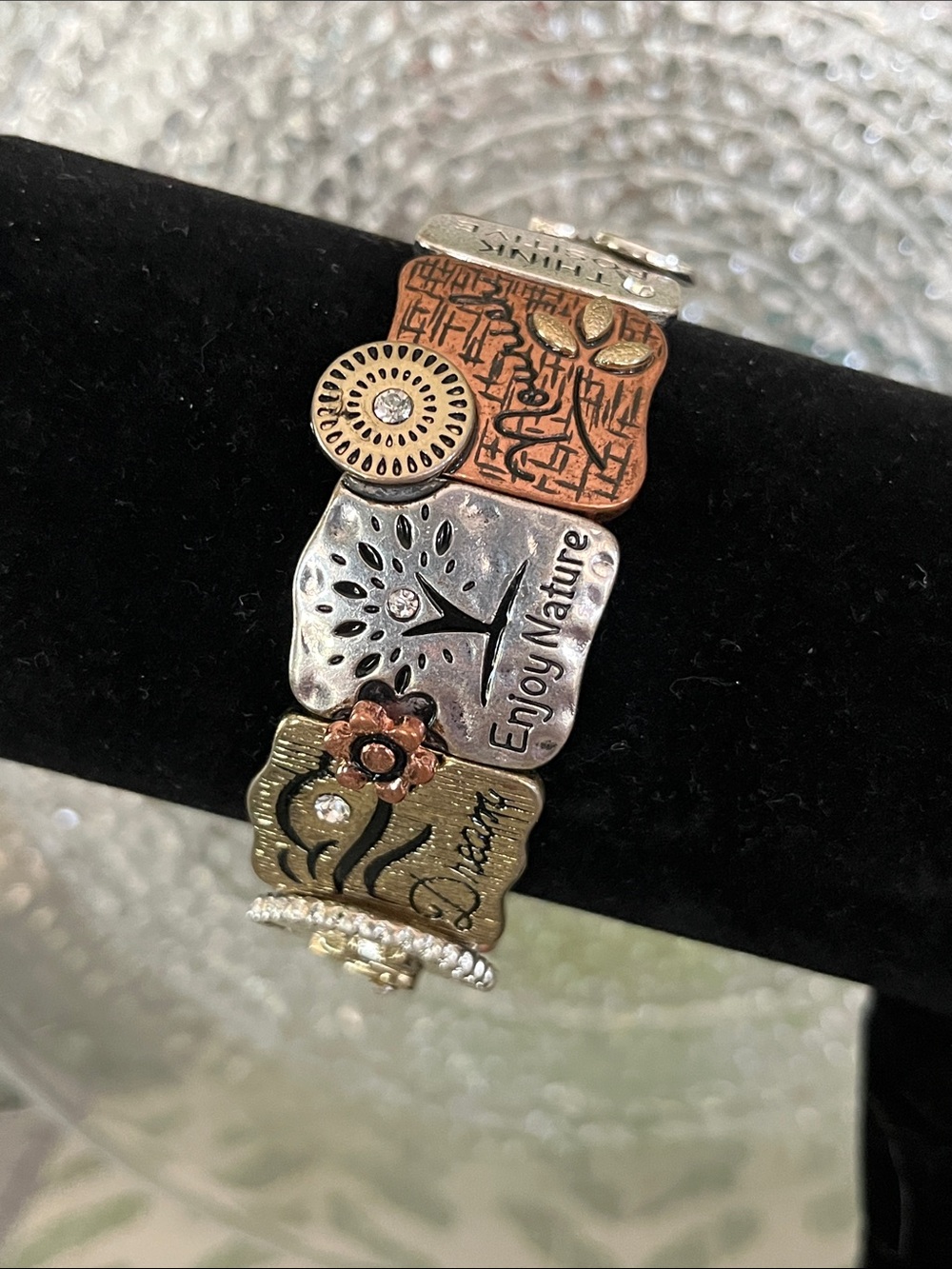 Vintage Y2K Inspirational Mixed-Metal Statement Bracelet – Positive messages
